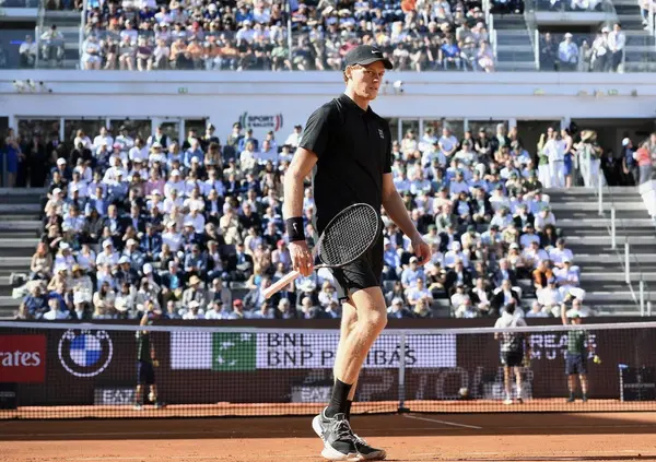 L&rsquo;egemonia della destra passa dagli Internazionali di Roma? Per Il Fatto Quotidiano i meloniani hanno conquistato il tennis al Foro Italico con contributi e poltrone