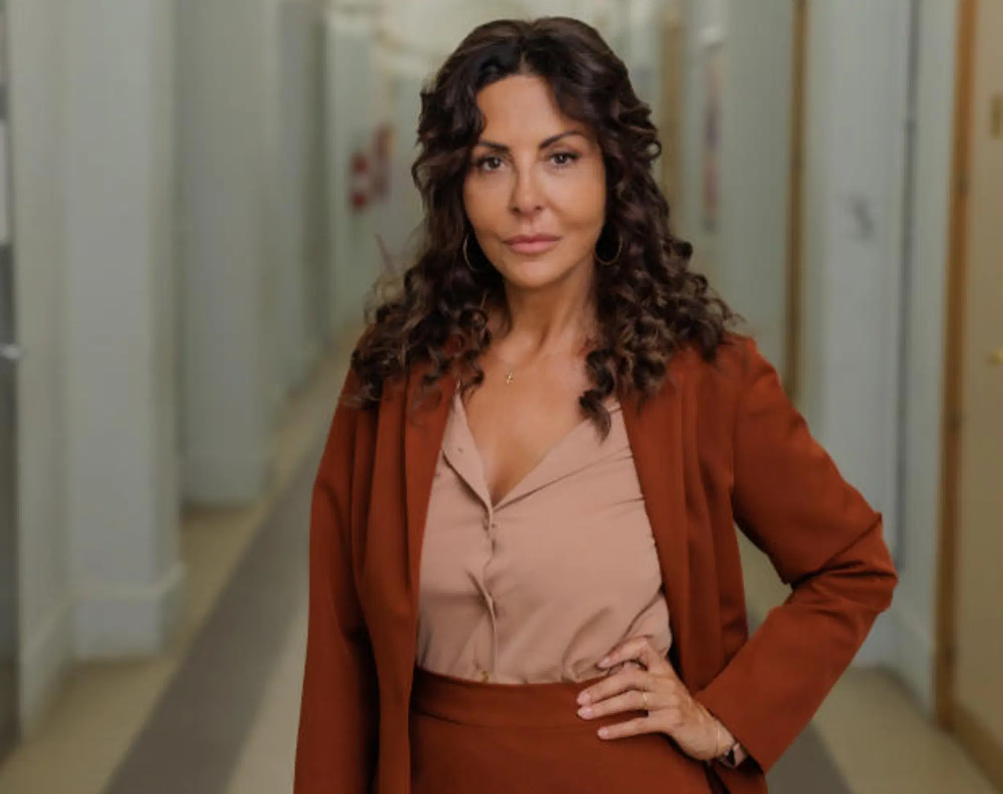 Sabrina Ferilli preside in A Testa Alta