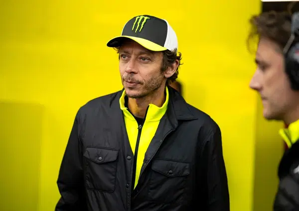 Rabbia e par condicio a Barcellona: Pecco Bagnaia va gi&ugrave; dritto, Jorge Mart&iacute;n pensa a Luis Salom. E Valentino Rossi si presenta nel box VR46 nel pieno del mercato