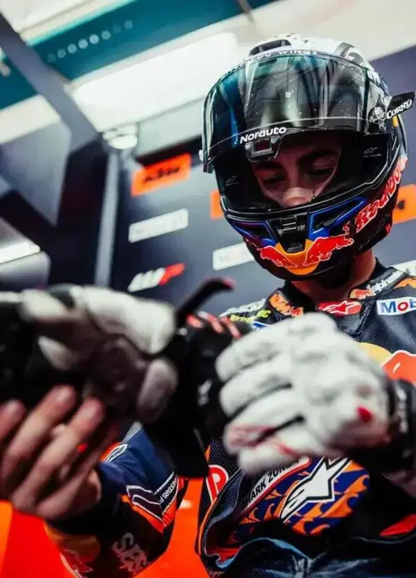 La seconda volta di Pedro Acosta? &ldquo;Manca qualcosa&rdquo;. Ma a Barcellona &egrave; pole nel sabato infernale di Pecco Bagnaia e Aprilia che c&rsquo;&egrave; ma non raccoglie