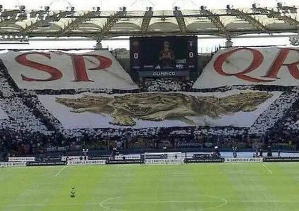 Tra ultras di Roma e Lazio &egrave; battaglia: la curva Nord contro &ldquo;Gasperini a catena&rdquo; e i romanisti &ldquo;spettatori provetti&rdquo;, la Sud si prende tutto l&rsquo;Olimpico con una coreografia monumentale