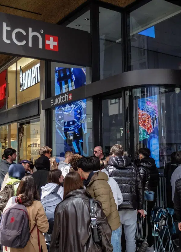 &ldquo;Menarsi per lo Swatch&rdquo;, il lancio del Royal Pop con Audemars Piguet &egrave; stato una follia. Ecco i prezzi raggiunti dai reseller