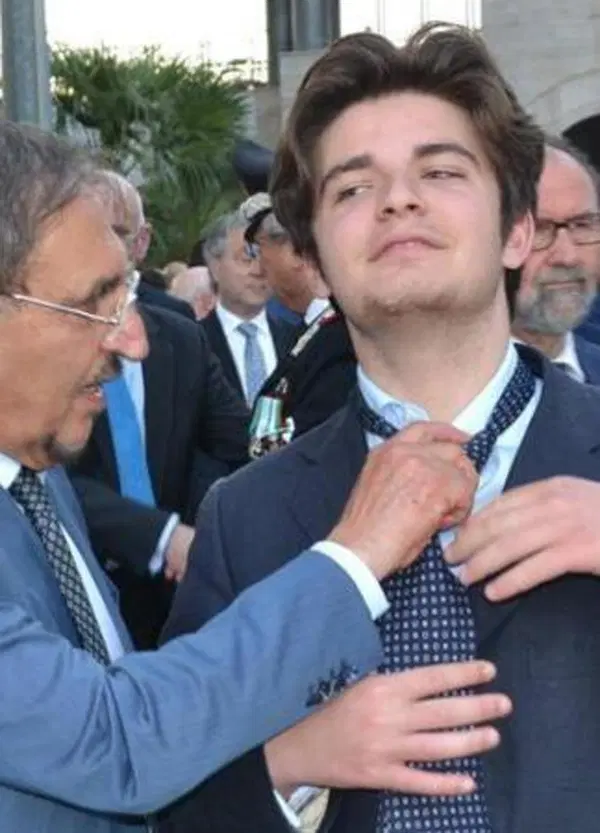 La strana coppia: Ranucci e Corona &ldquo;alleati&rdquo; su La Russa e l'archiviazione del figlio Leonardo Apache. Ma il re dei paparazzi scrive: &ldquo;Report copia Falsissimo ma non fa informazione corretta&rdquo;