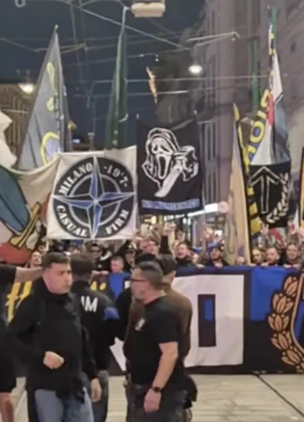 Che spettacolo hanno messo su gli ultras dell&rsquo;Inter per la festa scudetto? La coreografia in tutto San Siro, la curva Nord per Chivu con l&rsquo;elmetto, gli striscioni e le bandiere conquistano di Milano 