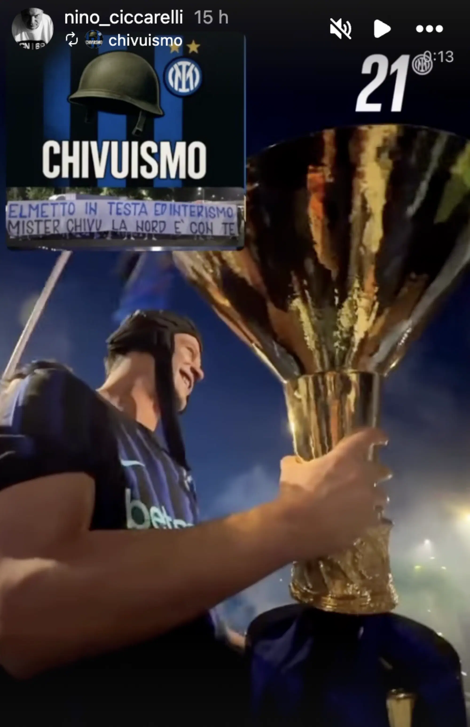 Chivu con l'elmetto