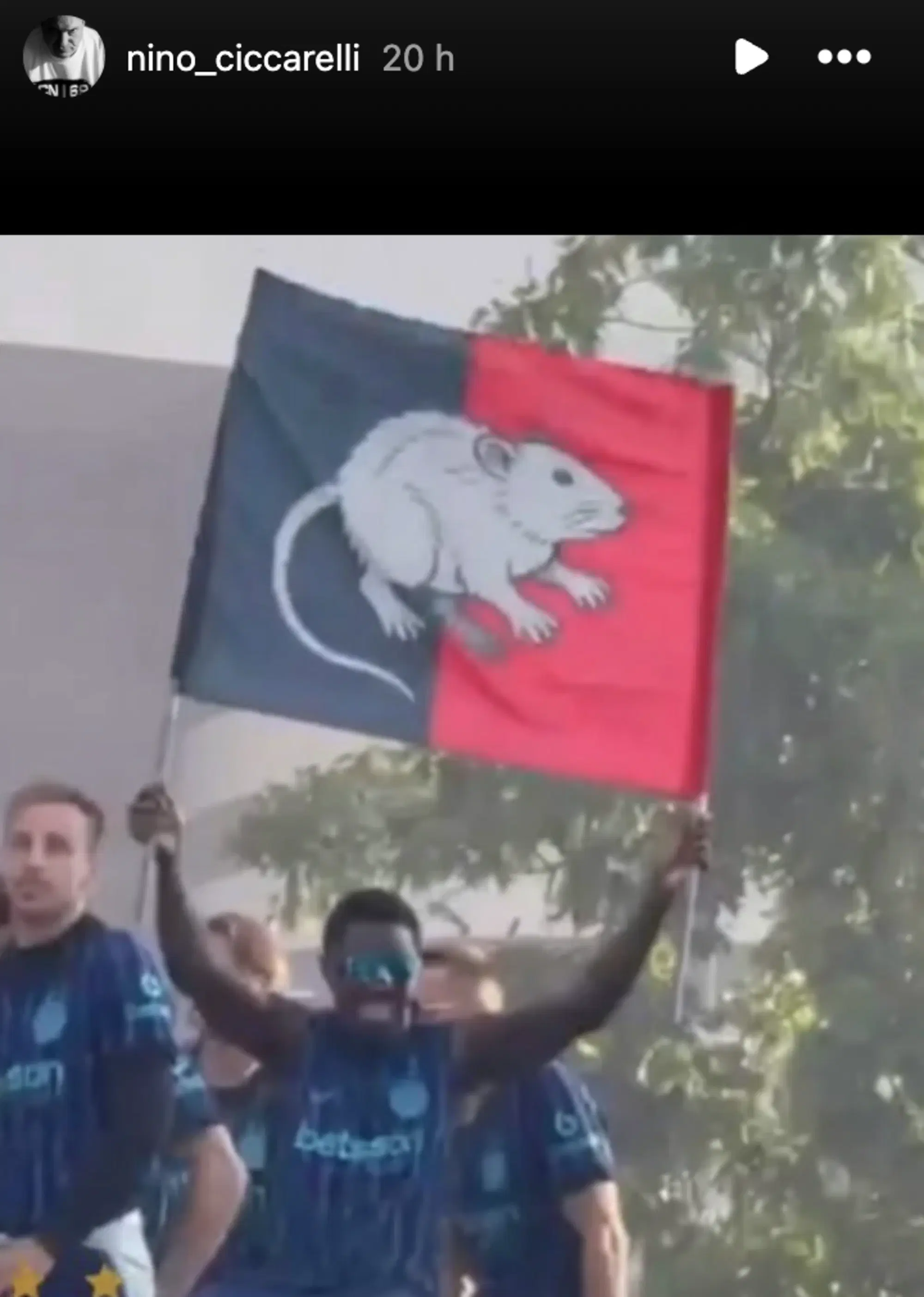 Gli sfott&ograve; contro il Milan