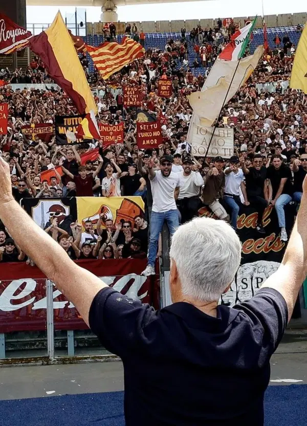 Nel momento decisivo la Roma &egrave; senza ultras: blocco alle trasferte dopo gli scontri. E parte l'appello