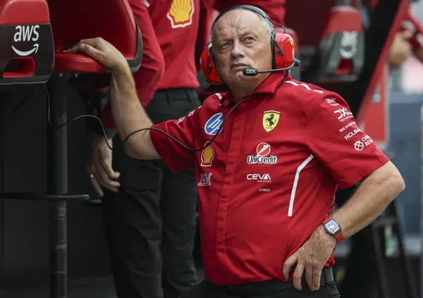 Vasseur attacca la FIA, che ha penalizzato Ferrari: &ldquo;Senza la luce blu in partenza, alcune vetture sarebbero ancora in griglia a Shanghai&rdquo;