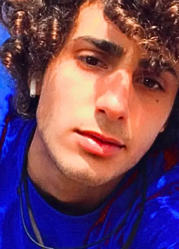 Davide che abbraccia chi lo ha accoltellato (e ora viene condannato a 20 anni) &egrave; come il ragazzo che sconfisse Golia, ma la sua fionda &egrave; la Grazia del perdono 