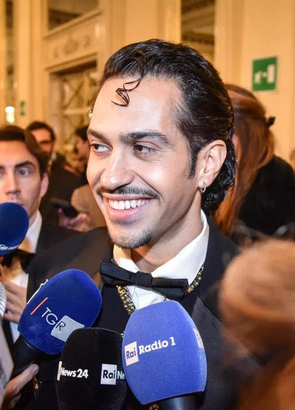 Le 64 domande a cui Mahmood &egrave; chiamato a rispondere nel processo per stup*o a Riccardo Tisci 