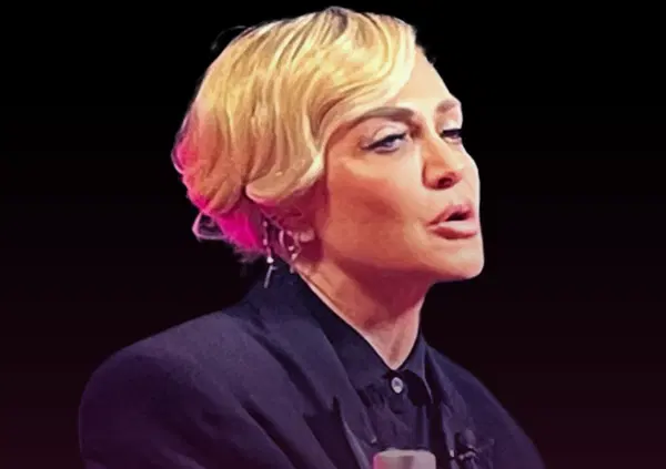 Paola Barale dorme solo con il suo cane. E sulla libert&agrave;, i piedi e The Traitors Italia&hellip; Tutto a MOW Priv&eacute; by Escort Advisor