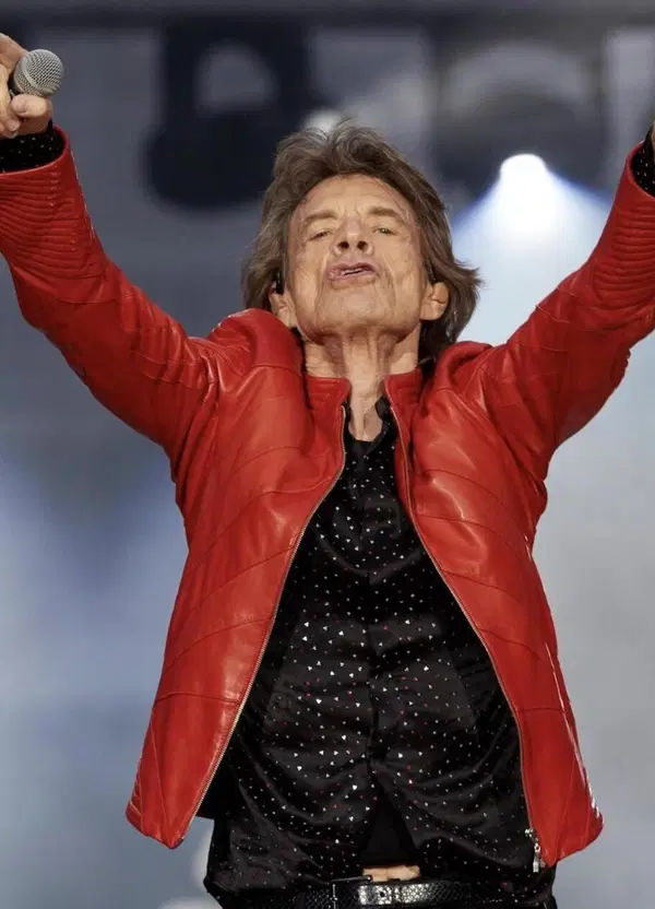 Reportage dal party con Mick Jagger a Stromboli, sospeso dalla polizia per colpa della musica