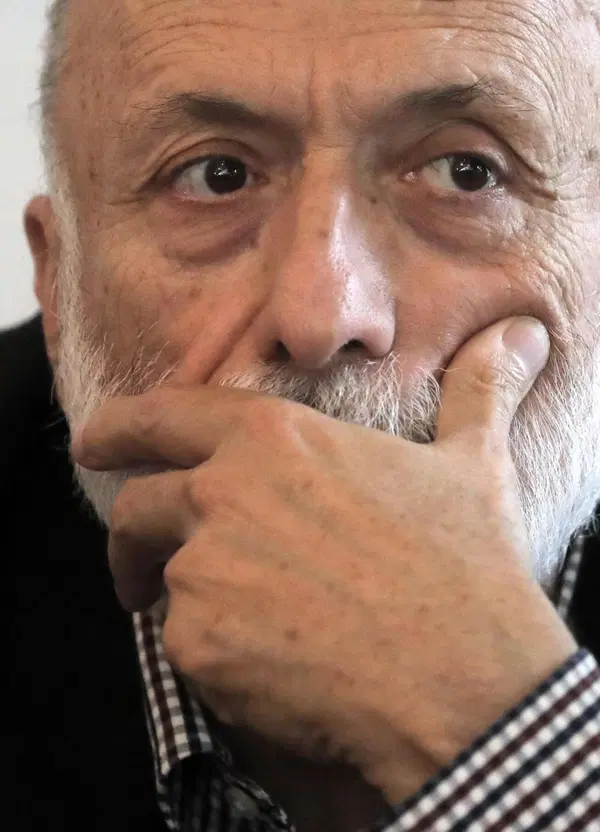 La lezione di Carlo Petrini, il fondatore di Slow Food (e non solo). Il ricordo serio ma onesto del critico Visintin: "Uomo delle utopie, ha coltivato l&rsquo;icona di se stesso". Quello che ci mancher&agrave;? " La sua speranza donchisciottesca" 