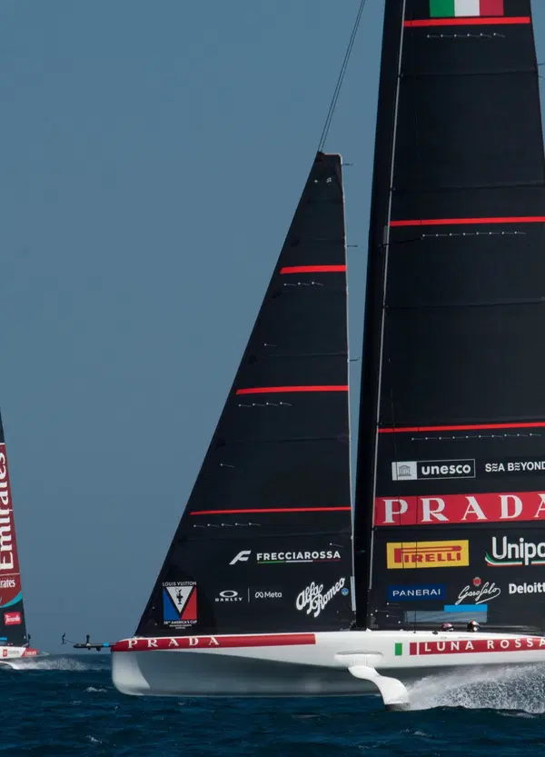 L'Italia &egrave; anche Luna Rossa, a Cagliari &egrave; gi&agrave; 1-0 con New Zealand e Burling &egrave; il nostro Maradona