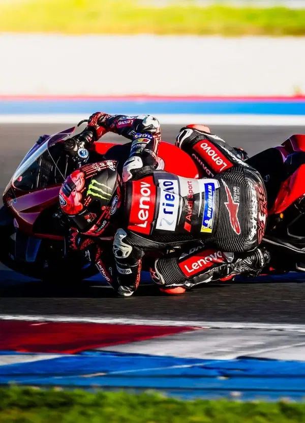 Il Mugello si prepara a Misano: Bagnaia fa un tempo assurdo con la Panigale, Iannone frusta l&rsquo;Harley e&hellip;