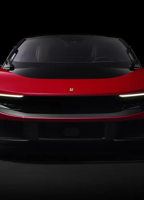 Non rompete il caz*o a Elkann (almeno stavolta): la Ferrari Luce &egrave; l&rsquo;auto pi&ugrave; odiata del momento ma ha 60 brevetti, 1050 cavalli  ed &egrave; un capolavoro di ingegneria