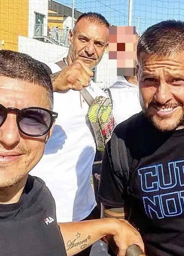 &ldquo;Chi non salta Andrea Beretta &egrave;&rdquo;: mentre il processo Boiocchi va avanti, in Kings League parte il coro