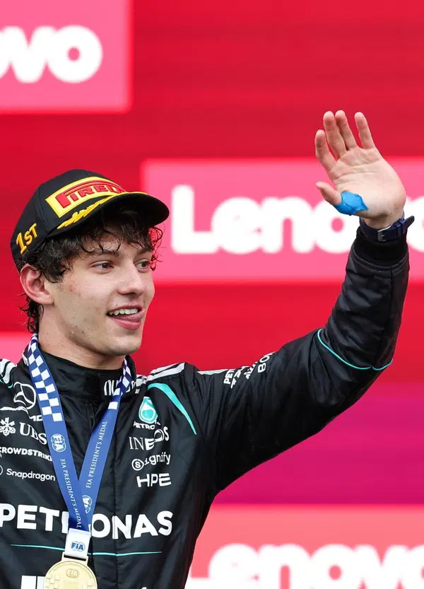 Kimi Raikkonen? Innamorato dell'altro Kimi: &ldquo;Antonelli &egrave; speciale, ecco perch&eacute; pu&ograve; vincere il Mondiale&rdquo;. E su Verstappen e Ferrari lceman non ha dubbi
