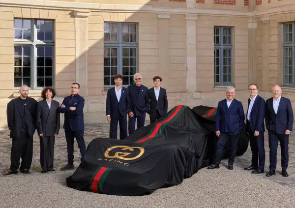 La F1 di Briatore da Benetton a Gucci: ecco l&rsquo;accordo monstre per portare l&rsquo;Alpine sul tetto del mondo con tanto di meccanici gucciati
