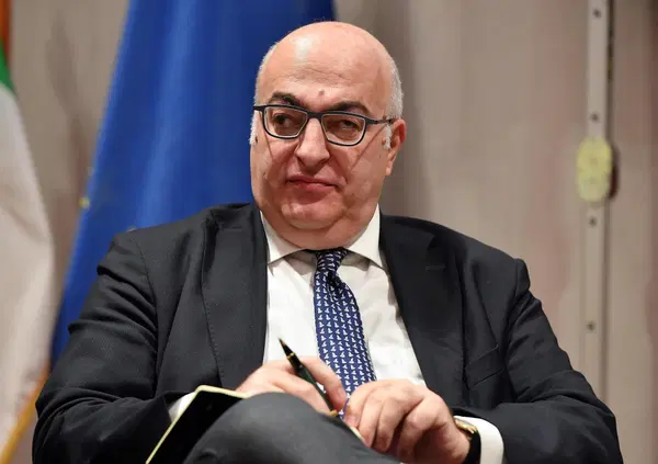 Mario Sechi ma cosa ti lagni? Angelucci fa Angelucci e diciamocela tutta: hai fatto un Libero...