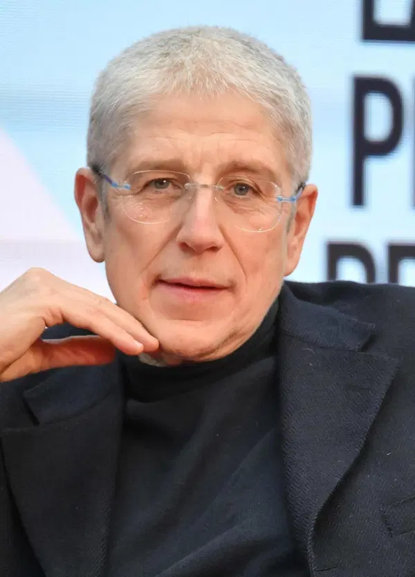 Il Festival della Tv di Dogliani &egrave; un'anteprima? Giordano intervista Cairo: "Ho preso La7 con Lerner e Santoro, l'ho addolcita. Lascio molta libert&agrave; ai miei direttori e ai miei conduttori". La politica? No, ma "qualche sondaggio"...