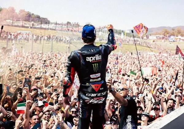 Vince al Mugello e gi&agrave; non se lo ricorda? E' Marco Bezzecchi ebbasta: &ldquo;Come una superstar, ma anche come uno di loro&rdquo;