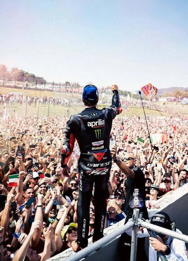 Vince al Mugello e gi&agrave; non si ricorda il dopo? E' Marco Bezzecchi ebbasta: &ldquo;Come una superstar, ma...