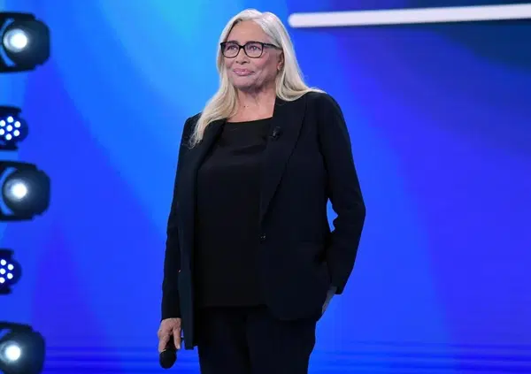 La zia Mara Venier ha buttato nella foresta Mammucari e ha portato in tv la "mamma del bosco" di Palmoli, Catherine Birmingham. E intanto, si prepara a un'altra edizione di "Domenica In"