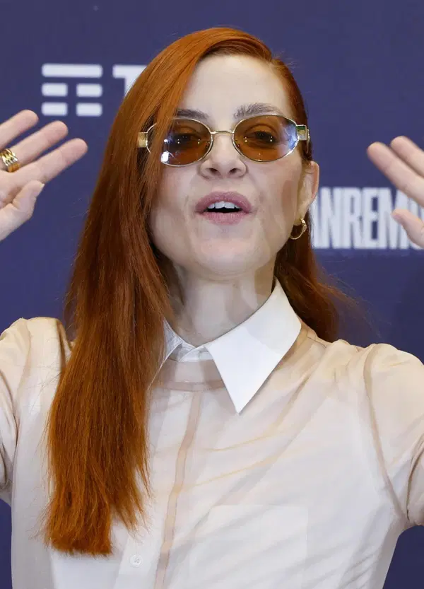 Obiezione, vostro onore! Perch&eacute; insieme ad Annalisa, Elodie e Emma non c&rsquo;&egrave; anche Noemi?