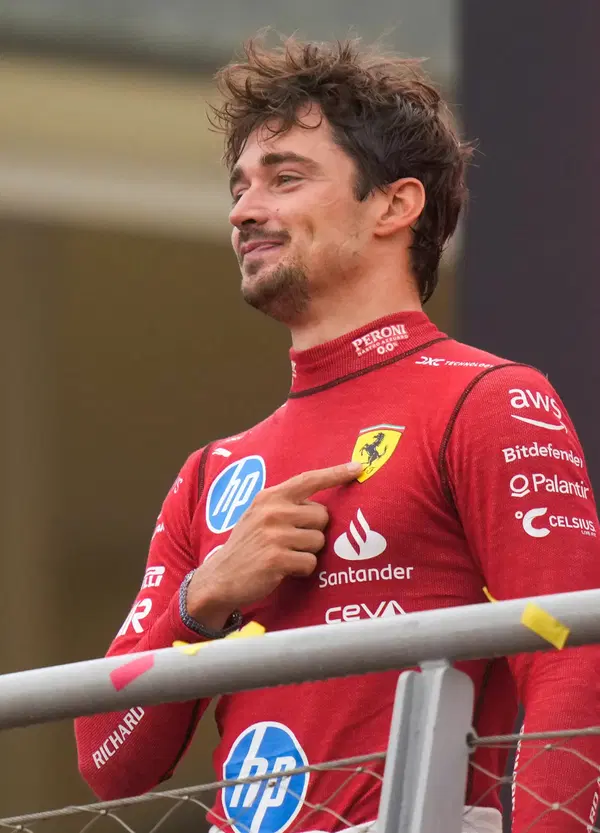 Charles Leclerc come Sal Da Vinci a Sanremo? L&rsquo;annuncio da pelle d&rsquo;oca e l&rsquo;indizio sul futuro &ldquo;sempre rosso&rdquo;