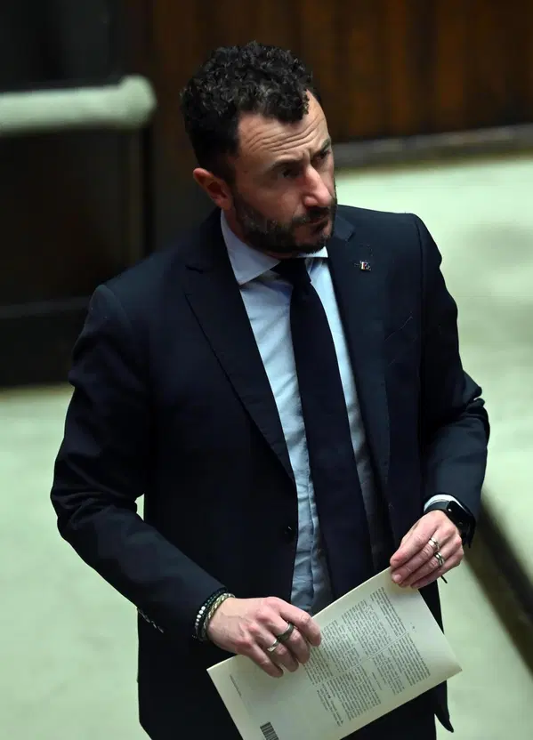 La retorica di destra si schianta contro la realt&agrave; dei suoi &ldquo;compagni che sbagliano&rdquo;: come Pozzolo (ex FdI ora con Vannacci). E lo fa con un tasso alcolemico due volte superiore al limite 