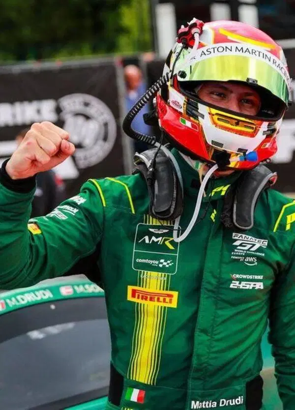 Le parole di Hamilton sul simulatore, ma anche il 2026 e il momento magico di Kimi Antonelli: a Monza ne abbiamo parlato con Mattia Drudi, che oltre a vincere nel GT &egrave; pilota di sviluppo Audi in F1