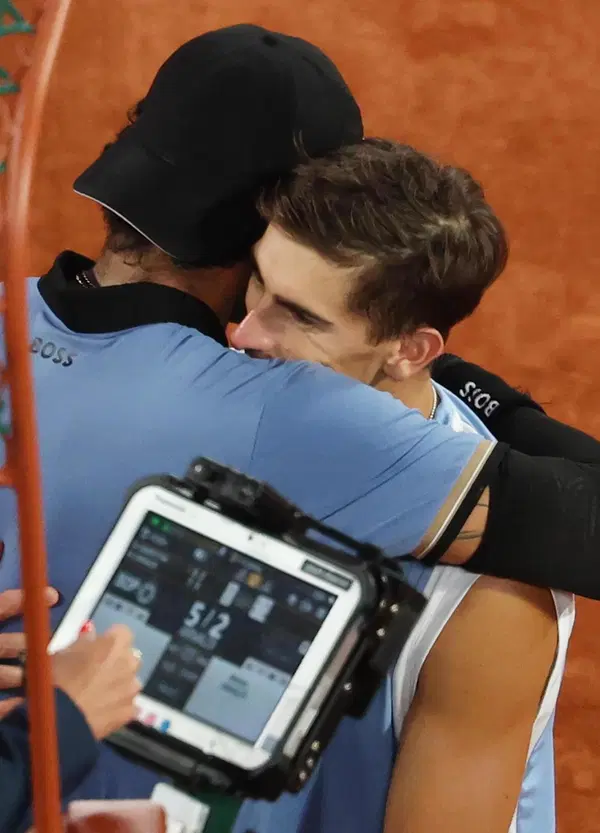 Il tracollo fisico di Berrettini, la garra di Arnaldi e Cobolli: che storia il Roland Garros. L&rsquo;Italia va oltre Sinner e continua a suonare (e sognare) a Parigi