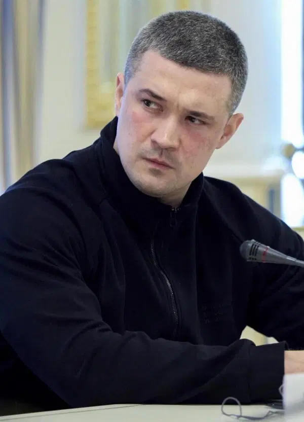 Zelensky chiede la pace a Putin ma intanto sta rivoluzionando la guerra in Ucraina con i robot e l&rsquo;IA. Ecco chi &egrave; il suo ministro della Difesa Mychajlo Fedorov e perch&eacute; il suo obiettivo &egrave; trasformare lo Stato in un &ldquo;organismo digitale&rdquo;