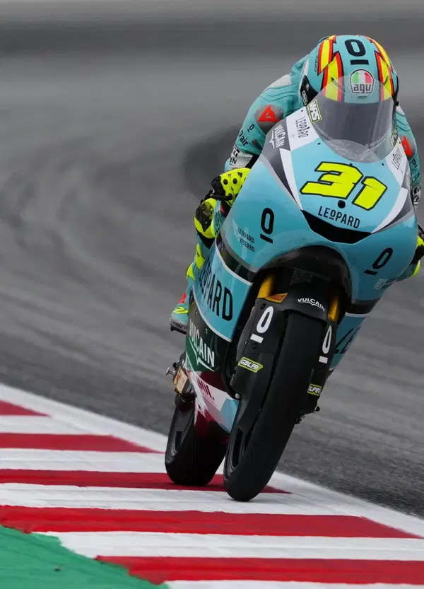 Clamoroso in Moto3! Adrian Fernandez di Leopard Racing correva con motori manomessi: squalificato per sei GP