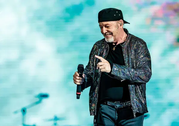 Perch&eacute; la faccia di Vasco Rossi sta sui maxischermi pubblicitari? Le opzioni sono due e in entrambi i casi sar&agrave; memorabile
