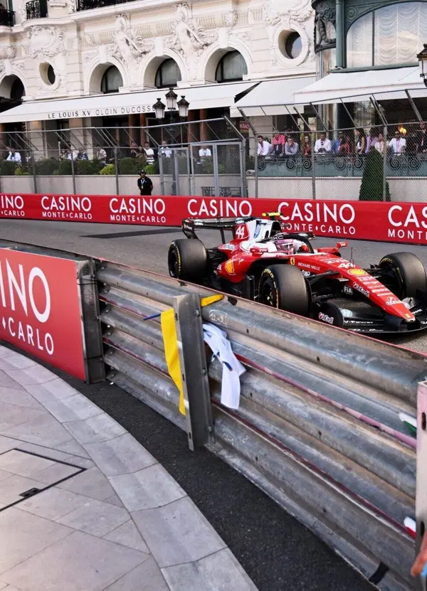 &ldquo;Qui la Ferrari fa veramente paura&rdquo;: attenzione, Hamilton e Leclerc si prendono Monaco mentre la Mercedes trema, ma c&rsquo;&egrave; un avversario a sorpresa (e anche qualche problema)