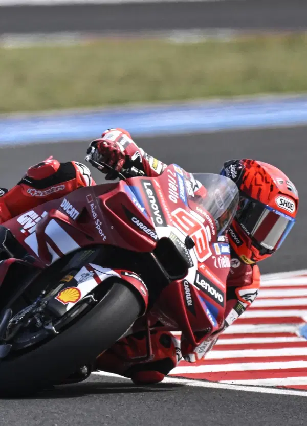 L&rsquo;ultimo ballo a Balaton? Nero come la sf*ga per Aprilia e con Ducati che gode quattro volte: per le sue 100, per le 100 di Marc Marquez, per Pecco e per questo Pedro Acosta