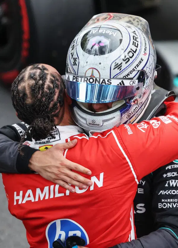 &ldquo;Vinci troppo, cos&igrave; mi raggiungi&rdquo;: a Monaco Hamilton incorona Antonelli, mentre anche Toto Wolff rimane senza parole (quasi)