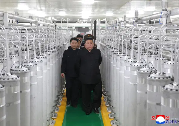 New York Times e Wall Street Journal si accorgono ora di quello che diciamo da anni: la Corea del Nord sta &ldquo;spaccando&rdquo;, la sua economia &egrave; in crescita e Kim non &egrave; una macchietta