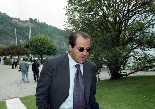 Tutti a parlare di Alberto Stasi da Porro, ma il vero pezzo di televisione &egrave; il "Guardie e ladri" trent'anni dopo Tangentopoli con Di Pietro, Sama e Cusani