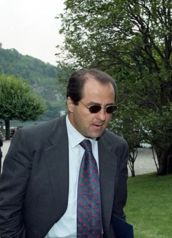 Tutti a parlare di Alberto Stasi da Porro, ma il vero pezzo di televisione &egrave; il "Guardie e ladri" trent'anni dopo Tangentopoli con Di Pietro, Sama e Cusani