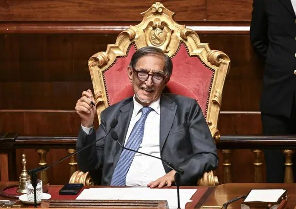 Taglio delle accise sulla benzina? Magari. Invece in Senato non si presenta nessuno e la seduta continua a slittare: tutti in ferie a giugno?