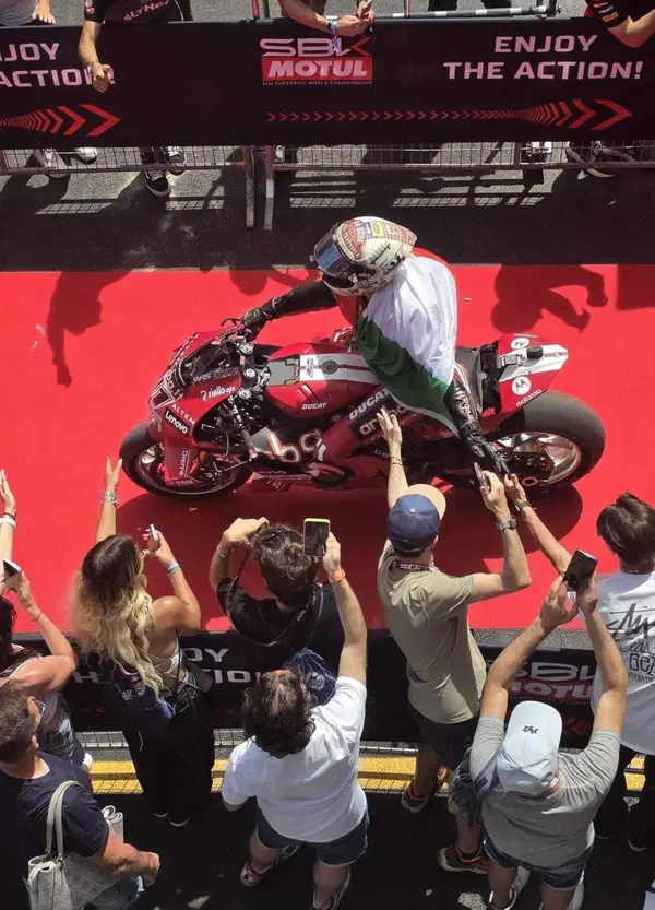 Nicol&ograve; Bulega praticamente perfetto a Misano. Ora aspetta Valentino e Marquez