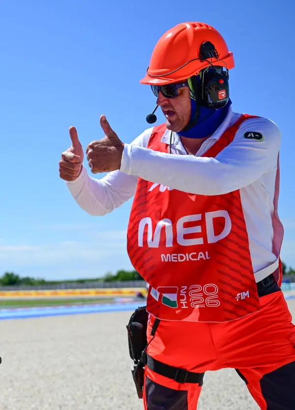  Che &egrave;, Celebrity Deathmach? I piloti della MotoGP diventano wrestler su YouTube e fanno impazzire i fan, sopratutto quello che non conoscono l&rsquo;IA
