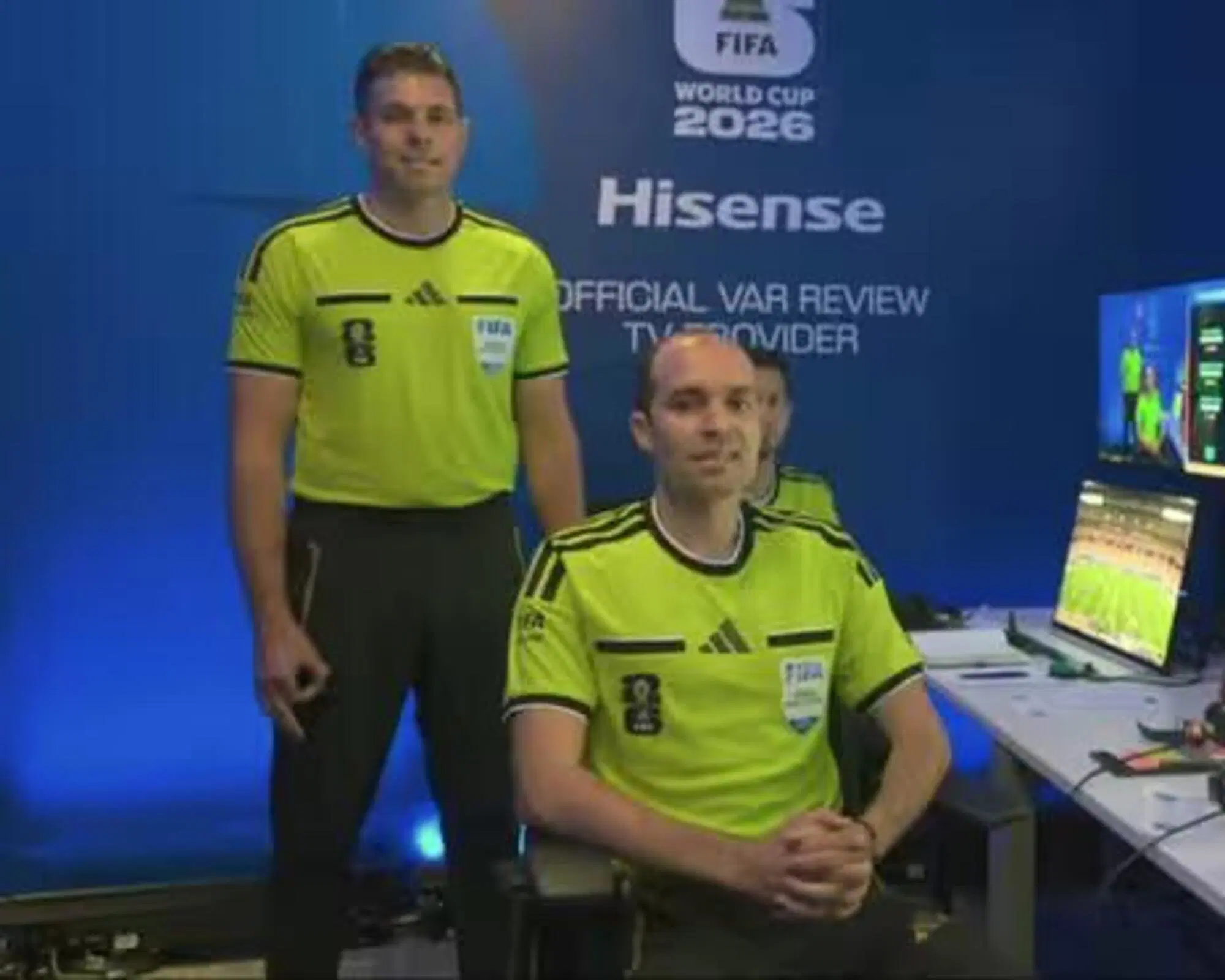 L'arbitro Shuan Evans e il presunto gesto del "White power"