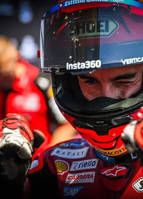 Contratti che volano, giornalisti chiusi fuori e la stessa MotoGP a telecamere spente: cosa sta succedendo coi test Pirelli a Brno?