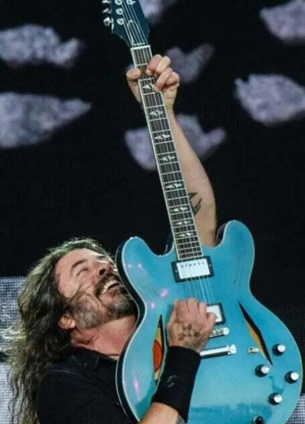 Concerti all'Ippodromo La Maura, parla un soccorritore: "Avevamo una sola barella per 80mila persone, evitate di andarci. L&igrave; siete abbandonati a voi stessi"