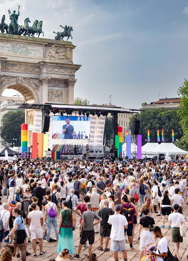 Alla destra piace nero e gay? I gusti degli italiani ve la racconta il report di P**nhub