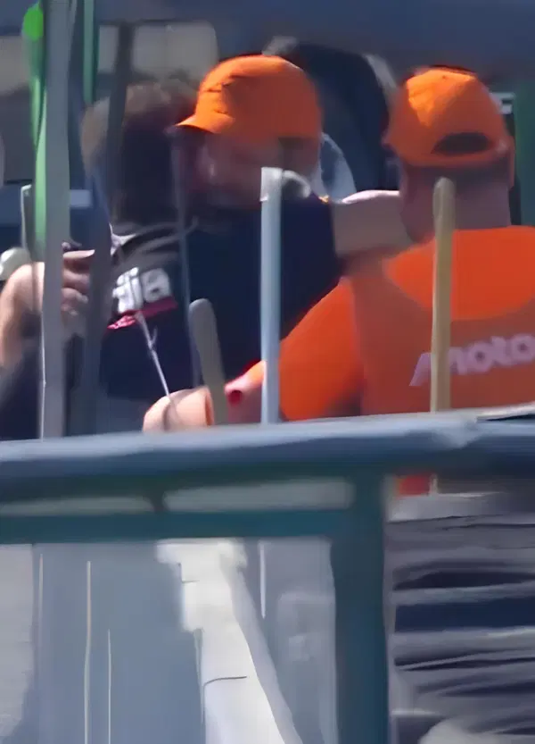 MotoGP: le scuse di Marco Bezzecchi, poi l&rsquo;abbraccio e le lacrime col marshal